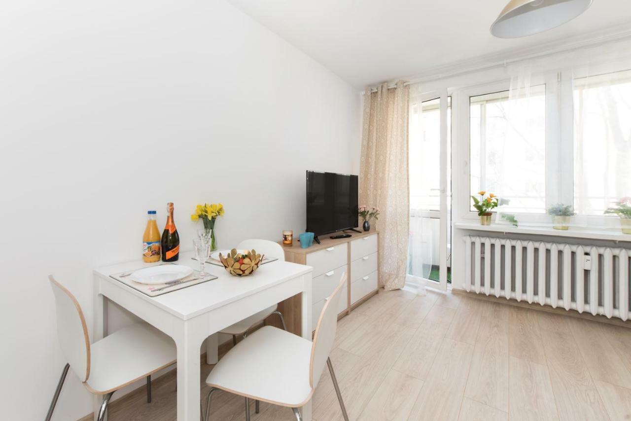 Superapart Luzycka 10 Warszawa Exteriör bild
