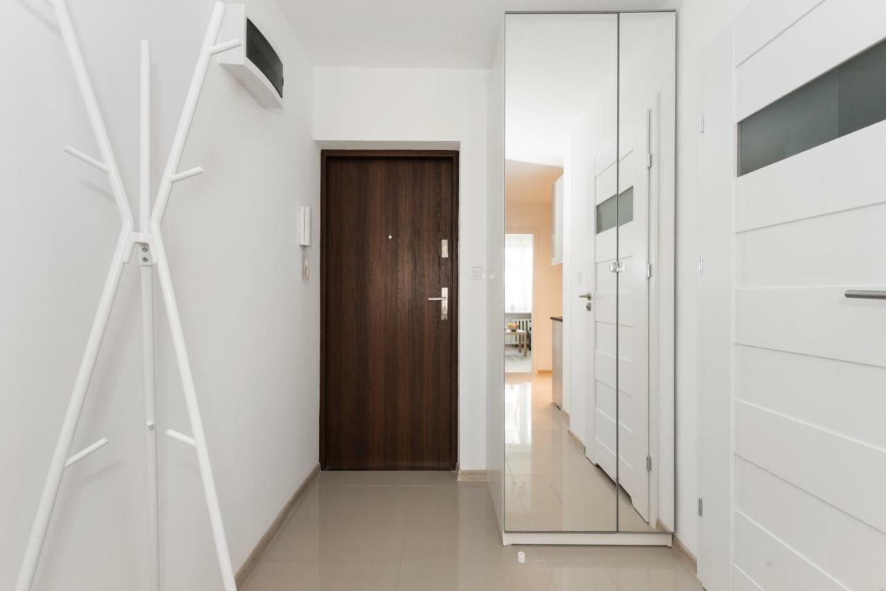 Superapart Luzycka 10 Warszawa Exteriör bild