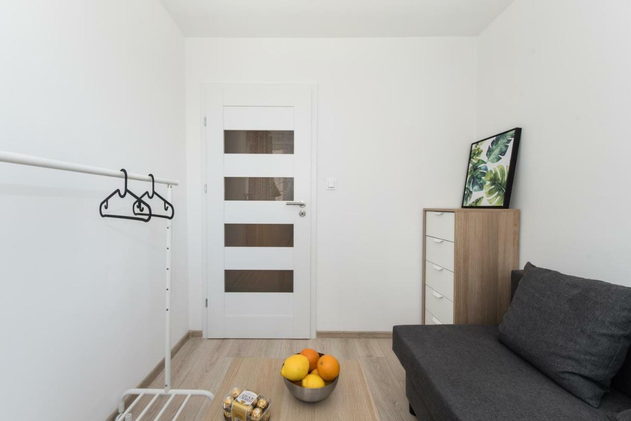 Superapart Luzycka 10 Warszawa Exteriör bild