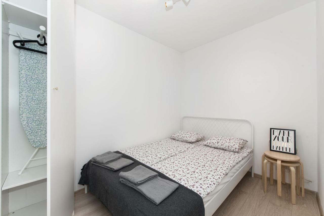Superapart Luzycka 10 Warszawa Exteriör bild