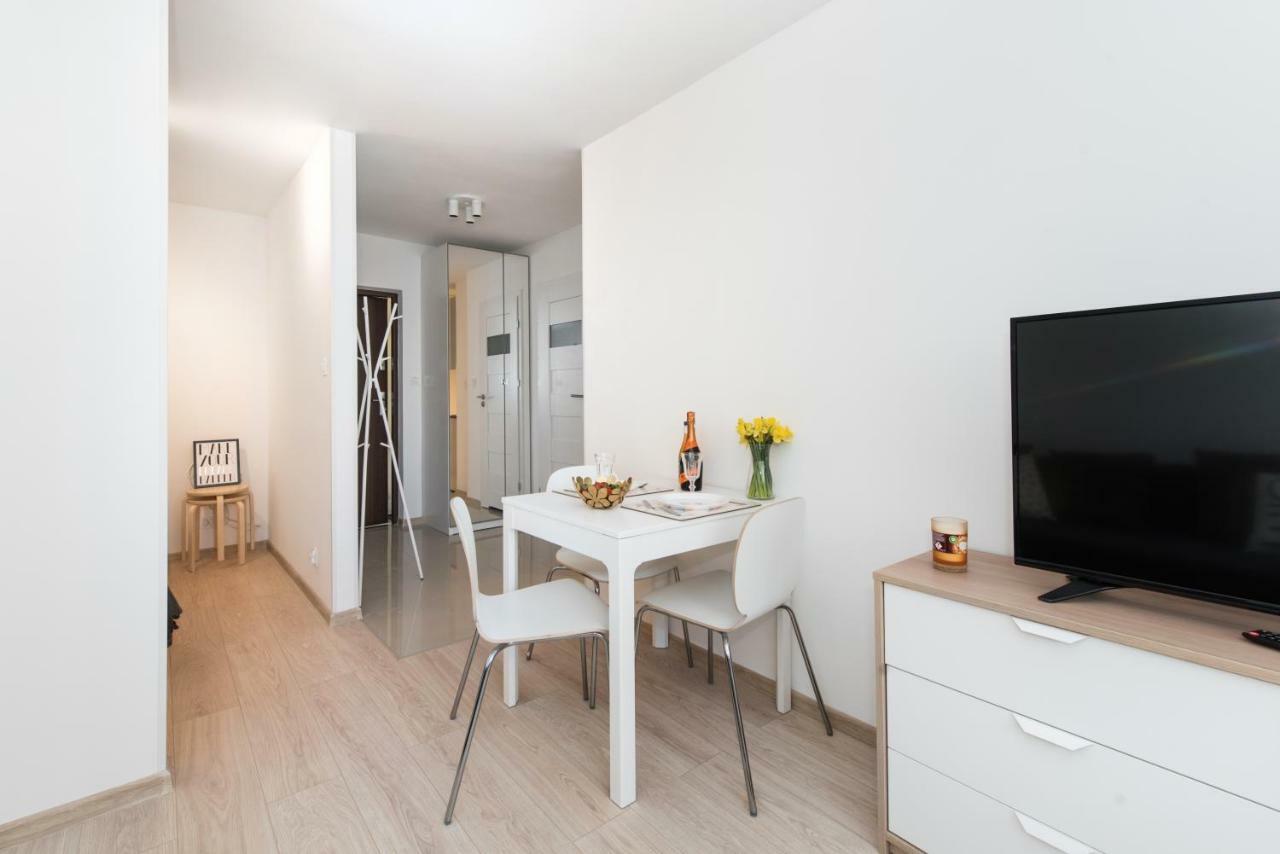 Superapart Luzycka 10 Warszawa Exteriör bild